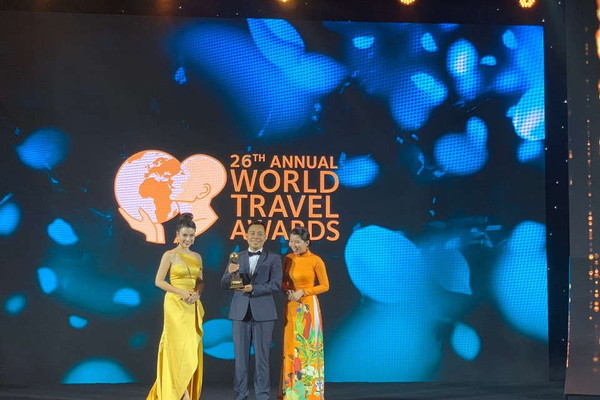 World Travel Awards Châu Á – Châu Đại Dương vinh danh Bà Nà Hills là “Công viên chủ đề hàng đầu Việt Nam”