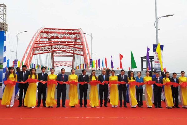Thủ tướng Nguyễn Xuân Phúc dự lễ thông xe kỹ thuật công trình cầu Hoàng Văn Thụ - Hải Phòng