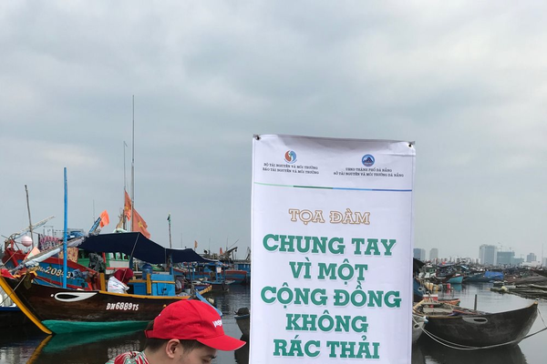 Tuổi trẻ chung tay đẩy lùi rác thải nhựa