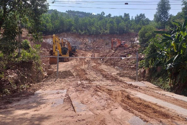 Quảng Nam: Tạm dừng khai thác đất sét tại dự án gạch không nung