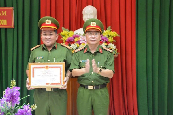 Quảng Nam: Khen thưởng tổ công tác đột kích thành công các tụ điểm tệ nạn