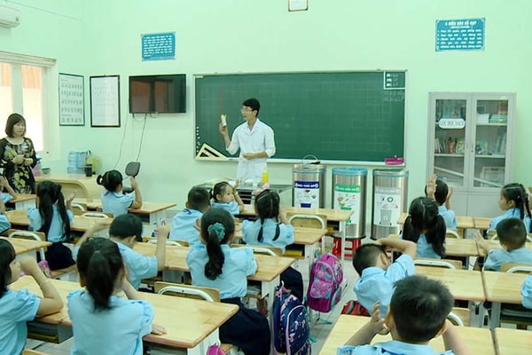 Nhiều trường học ở TP.HCM nói không với rác thải nhựa