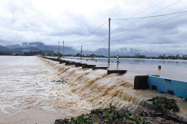 Bình Định, Phú Yên thiệt hại sau cơn bão số 5