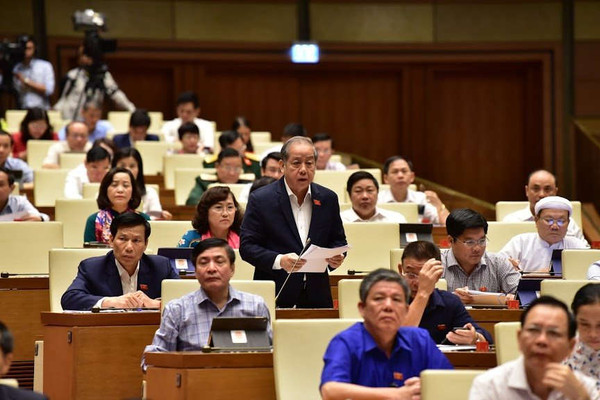 Chủ tịch Thừa Thiên Huế đề cập “nói không với rác thải nhựa” trên diễn đàn Quốc hội