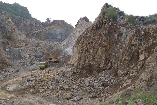 Nghệ An: Tai nạn mỏ đá, 1 người tử vong