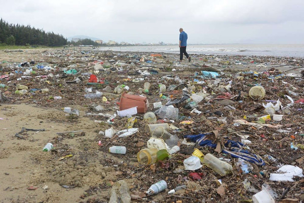 Giảm thiểu rác thải nhựa tại lưu vực sông Vu Gia – Thu Bồn theo cách tiếp cận từ nguồn tới biển