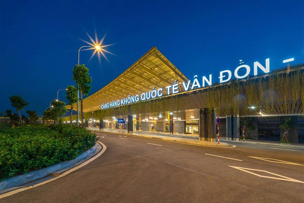 Tour Sài Gòn- Quảng Ninh qua sân bay Vân Đồn chỉ có 5 triệu đồng