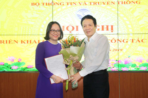 Trao quyết định bổ nhiệm bà Mai Hương Giang giữ chức Phó Cục trưởng Cục Báo chí 