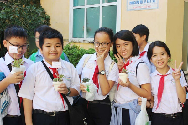 Học sinh Thanh Khê (Đà Nẵng) hào hứng phân loại rác tại nguồn