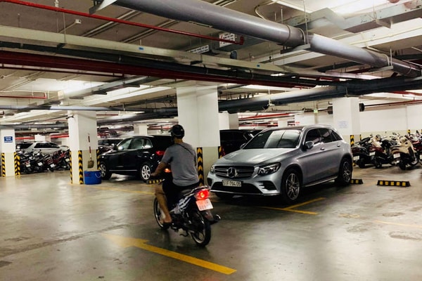 Bị đòi chỗ để xe, cư dân The Everrich đòi bít lối ra vào