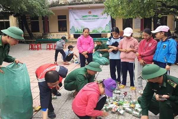 Đổi rác thải tái chế để lấy quà