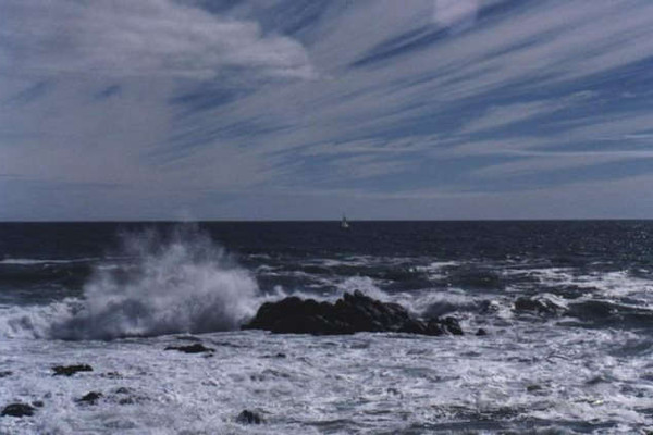 Thời tiết 12/12: Cảnh báo gió mạnh, sóng lớn trên biển Đông