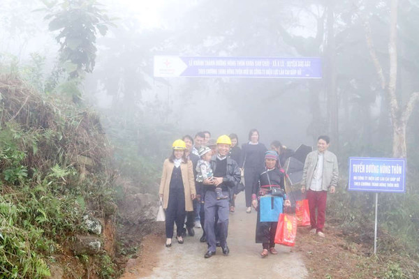 Điện lực Lào Cai chung tay xây dựng Nông thôn mới