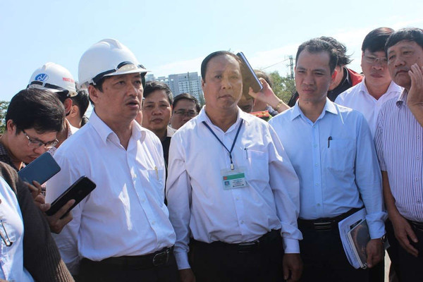 Phó Chủ tịch UBND TP Đà Nẵng “thị sát” ô nhiễm tại cảng cá lớn nhất miền Trung