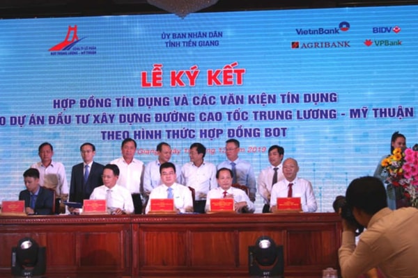 Agribank tham gia ký kết Hợp đồng tín dụng đầu tư xây dựng đường cao tốc Trung Lương – Mỹ Thuận