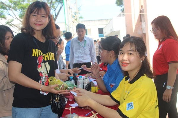 Phụ nữ ĐBSCL với phong trào “Chống rác thải nhựa”