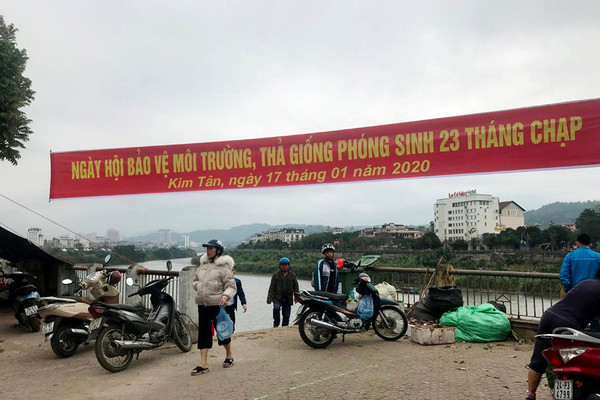 Lào Cai: Nâng cao ý thức bảo vệ môi trường trong ngày ông Công ông Táo