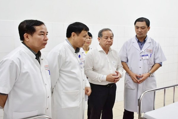 Đặt máy tầm soát thân nhiệt tại sân bay Phú Bài và Cảng Chân Mây để phòng chống dịch virus Corona