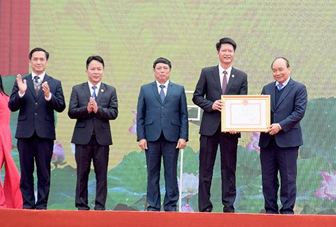 Thủ tướng Nguyễn Xuân Phúc dự Lễ công bố đạt chuẩn nông thôn mới tại Yên Bái
