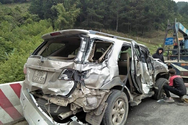 Sơn La: Tai nạn giao thông liên hoàn làm 4 người bị thương