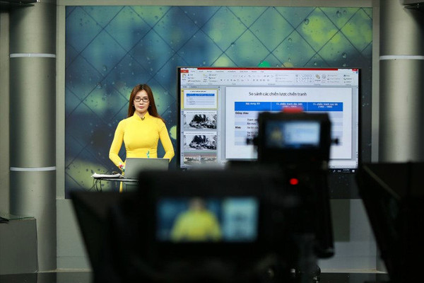Phòng, chống Covid-19: Bộ GDĐT yêu cầu tăng cường dạy học qua internet, trên truyền hình