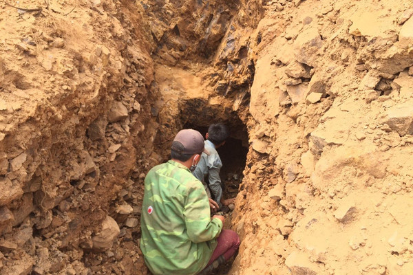 Điện Biên Đông: Nhức nhối tình trạng khai thác vàng trái phép 