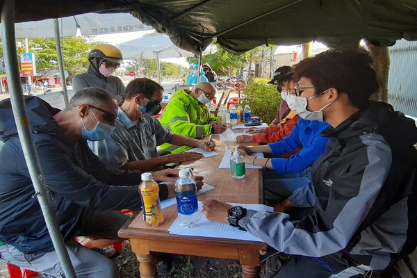 Đà Nẵng: “Áo xanh tình nguyện” tích cực tham gia công tác phòng, chống dịch bệnh Covid-19