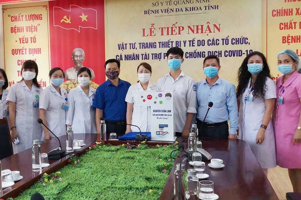Quảng Ninh: Học sinh lớp 9 chế tạo thành công máy sát khuẩn tự động 