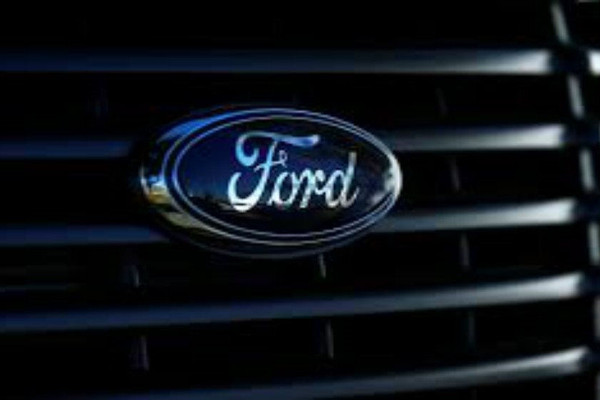 Ứng phó với COVID-19: Ford và General Electric sẽ sản xuất 50.000 máy thở trong 100 ngày