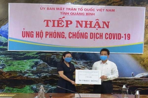 Sở TN&MT Quảng Bình quyên góp ủng hộ phòng, chống Covid-19