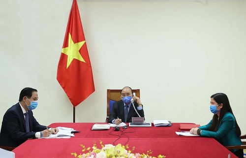 Thủ tướng Nguyễn Xuân Phúc điện đàm với Tổng thống Hàn Quốc