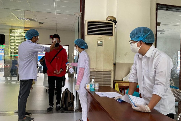 Người từ Hà Nội, TP.HCM về Đà Nẵng, Quảng Nam bị cách ly, thu phí  