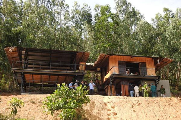 Đà Nẵng: Tháo dỡ công trình xây dựng trái phép trên đất rừng đặc dụng Nam Hải Vân