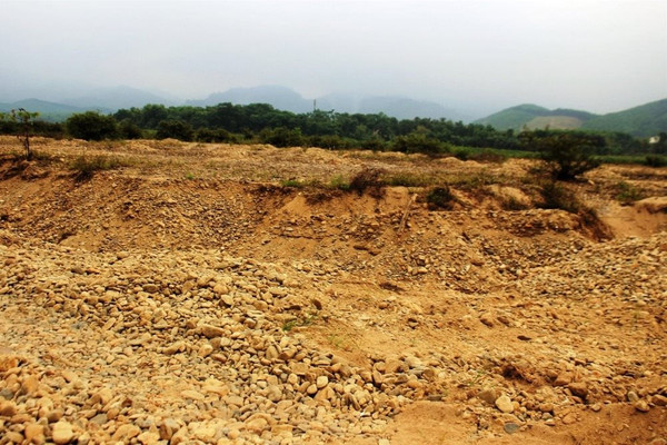 Quảng Nam: Chính quyền ngó lơ “cát tặc” lộng hành dọc bờ sông Cái?
