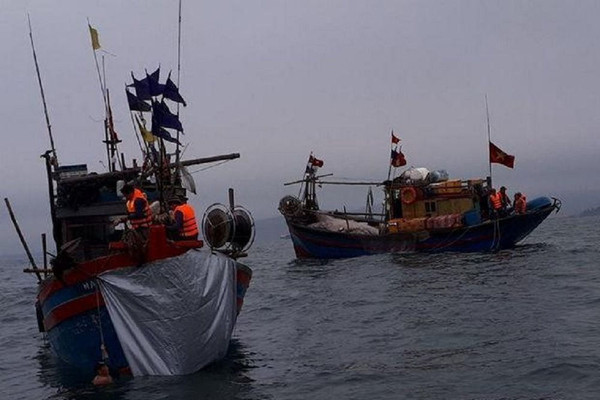 Nghệ An: Cứu thành công tàu cá gặp sự cố trên biển