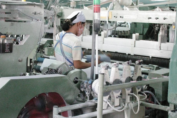 Miền Trung: Doanh nghiệp và người lao động “dìu nhau” vượt qua khó khăn