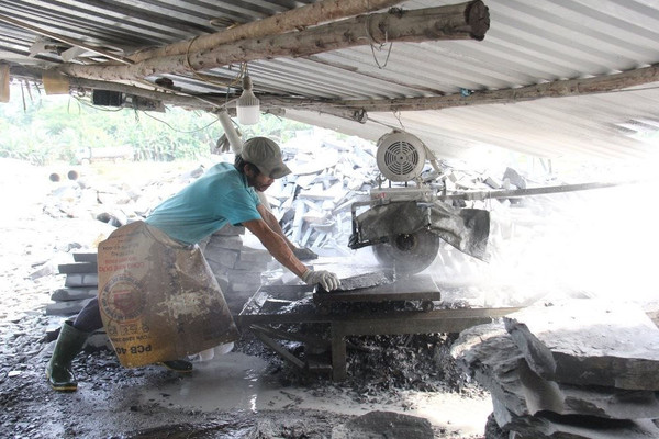 Đà Nẵng: Nan giải bài toán ô nhiễm làng đá chẻ Hòa Sơn