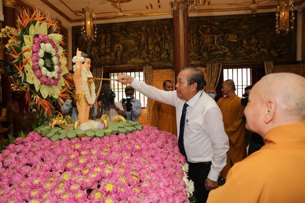 Phó Thủ tướng Trương Hòa Bình chúc mừng đại lễ Phật đản