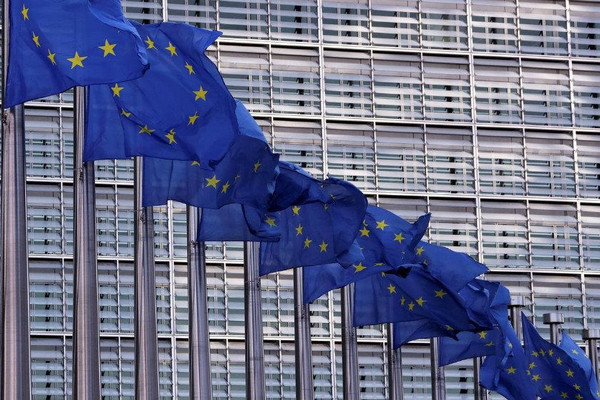 Các nhà lập pháp châu Âu xem xét tăng cường luật khí hậu