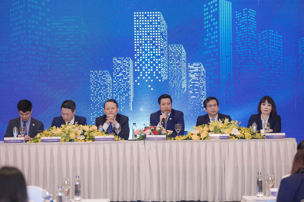 Đại hội đồng cổ đông Văn Phú - Invest: Chuẩn bị nguồn lực để bứt phá khi thị trường hồi phục 