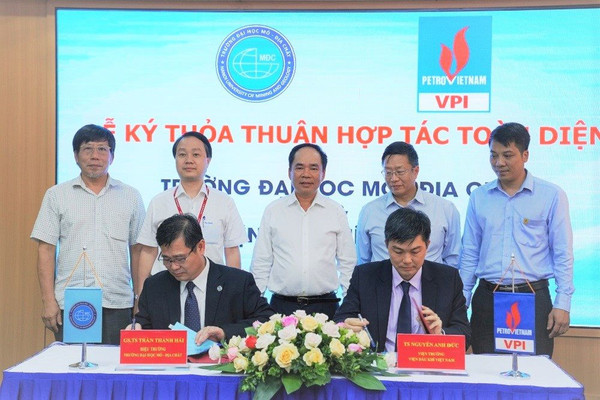 Viện Dầu khí Việt Nam ký thỏa thuận hợp tác toàn diện với Đại học Mỏ - Địa chất 