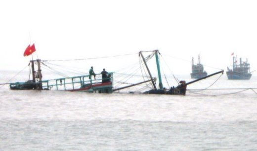 Thanh Hóa: 7 ngư dân gặp nạn sau khi tàu cá bị đâm chìm