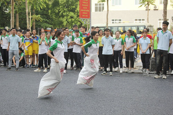 Trường ĐH TN&MT Hà Nội: Sôi nổi các hoạt động thể thao chào mừng Đại hội Đảng bộ