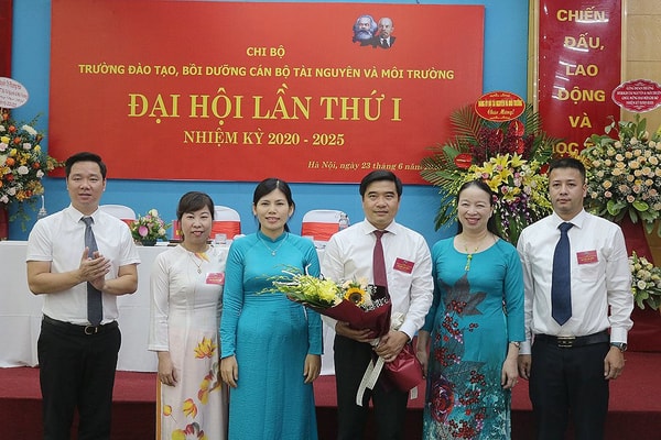 Đại hội lần thứ I Chi bộ trường Đào tạo, bồi dưỡng cán bộ tài nguyên và môi trường