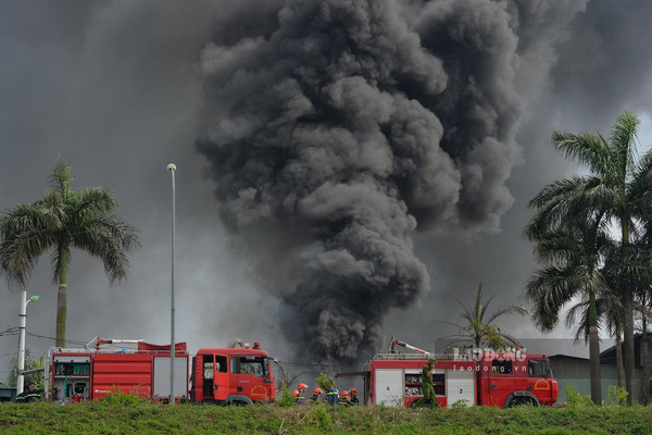 Vụ cháy ở Cảng Đức Giang: Có hiện tượng rò rỉ hoá chất ra ngoài
