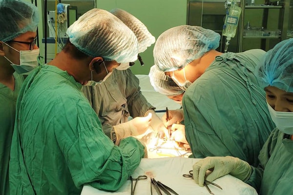 Huế thực hiện thành công ca ghép thận tự thân đầu tiên ở miền Trung