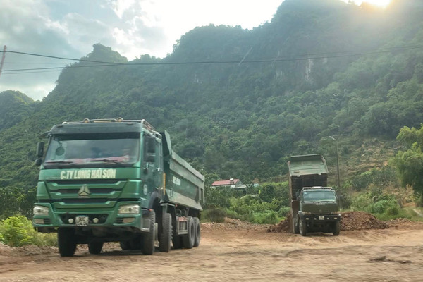 Hà Nam: Công an huyện Kim Bảng ra quân xử lý đoàn “xe vua” Long Hải Sơn