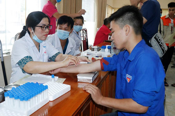 Lào Cai: Gần 900 đơn vị máu đã được hiến tặng trong chương trình “Sắc đỏ biên cương” năm 2020