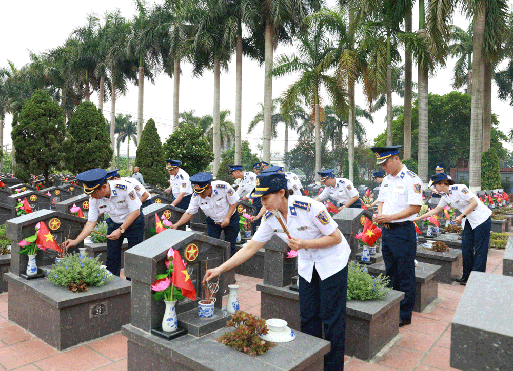 Cơ quan Bộ Tư lệnh Cảnh sát biển tổ chức nhiều hoạt động tri ân Anh hùng Liệt sĩ