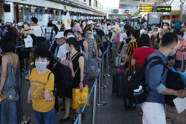 Hàng không đồng loạt tăng chuyến bay đưa khách rời Đà Nẵng
